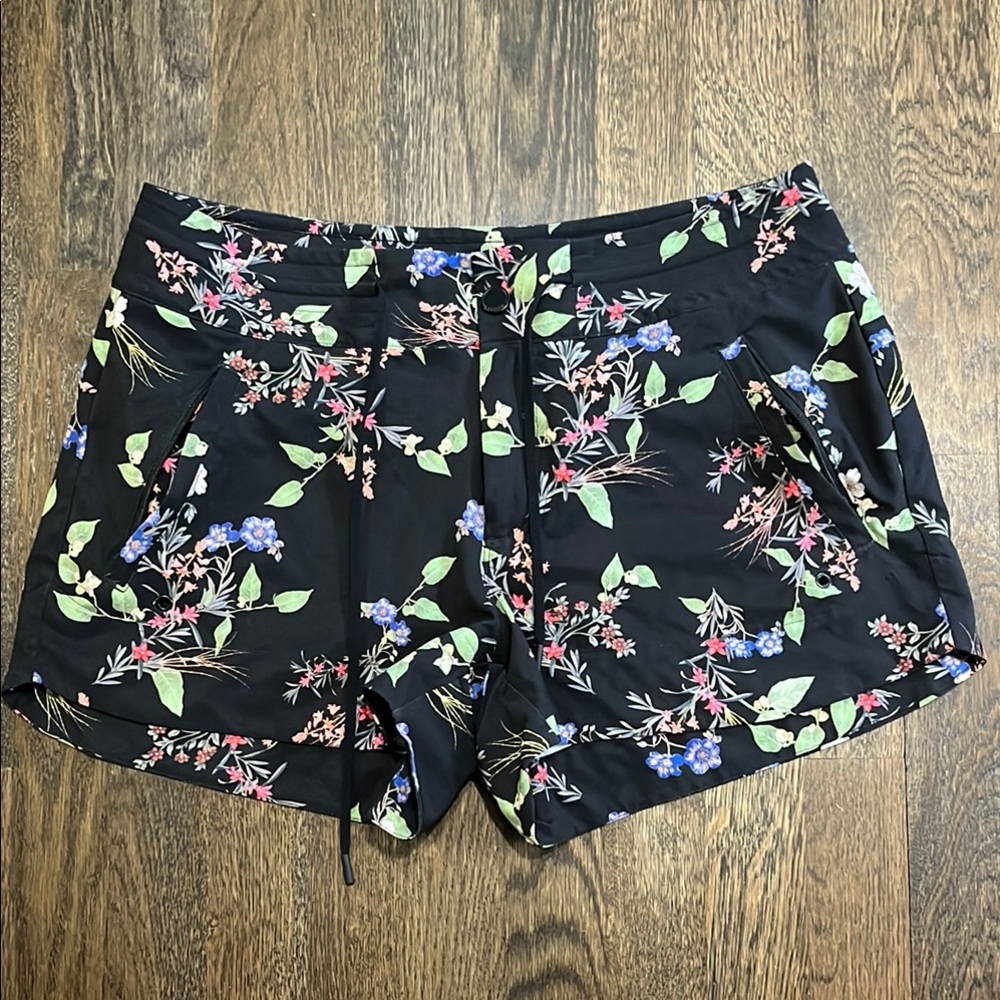 Athleta Floral Black Women's Shorts